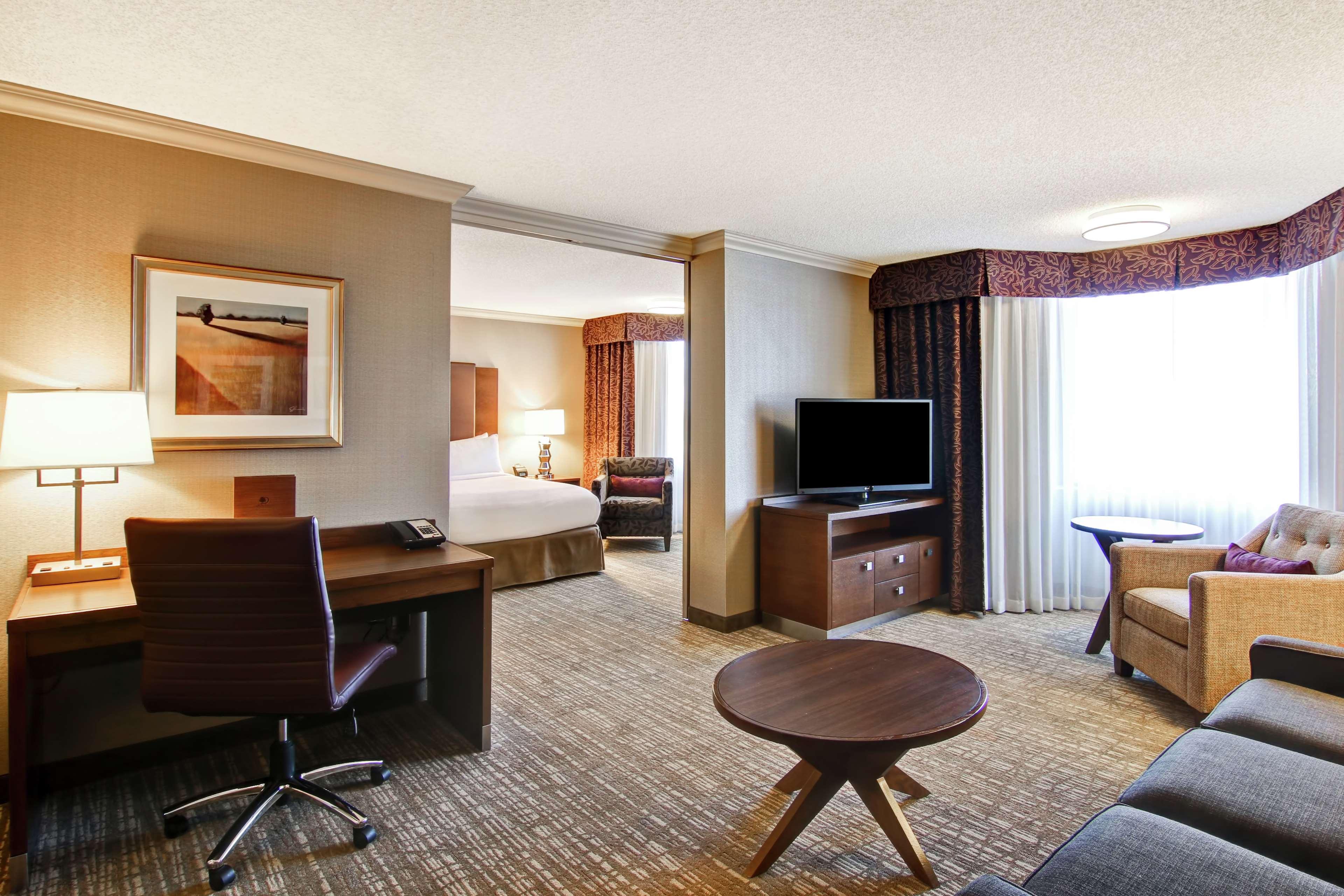 Doubletree By Hilton West Edmonton Hotell Exteriör bild