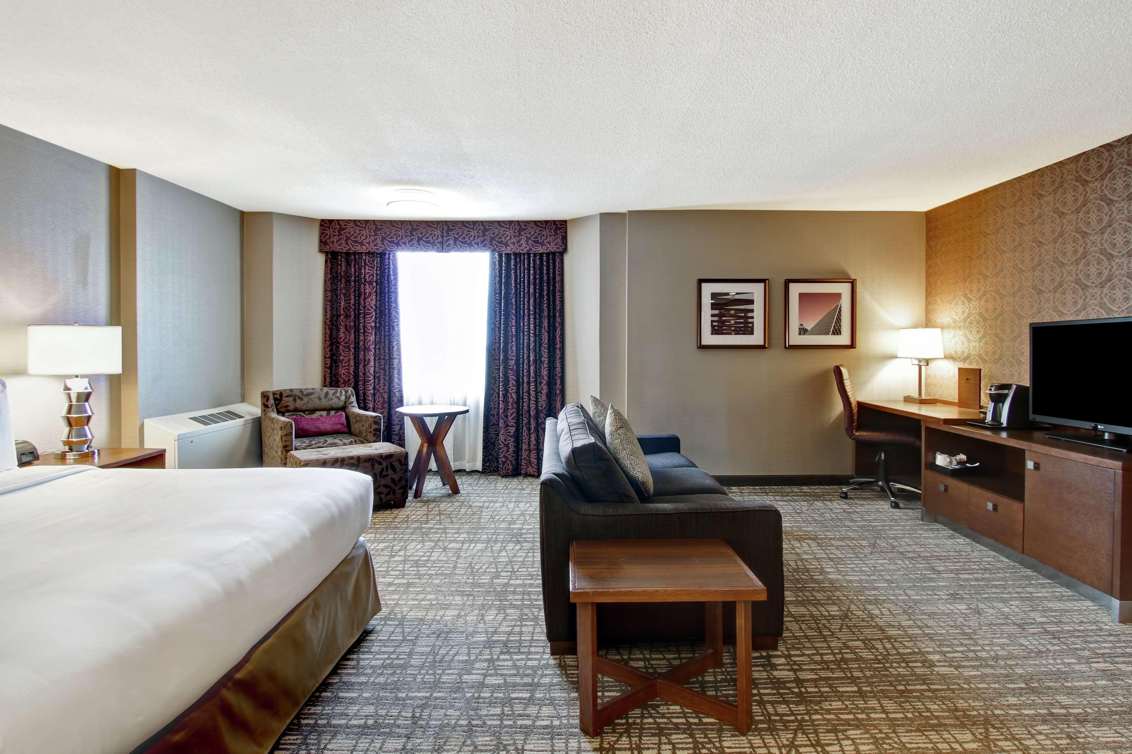 Doubletree By Hilton West Edmonton Hotell Exteriör bild