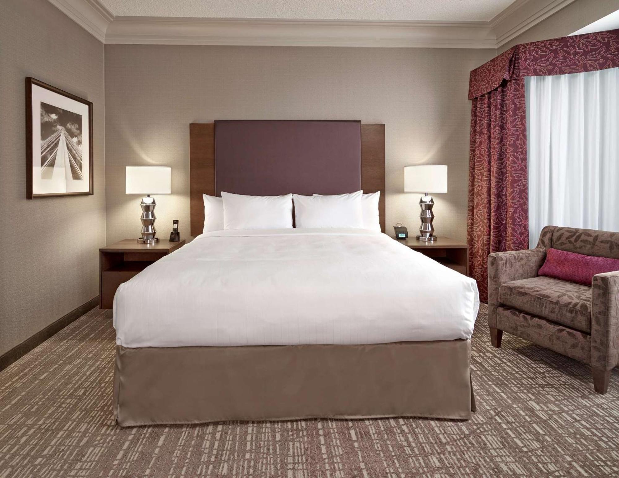 Doubletree By Hilton West Edmonton Hotell Exteriör bild
