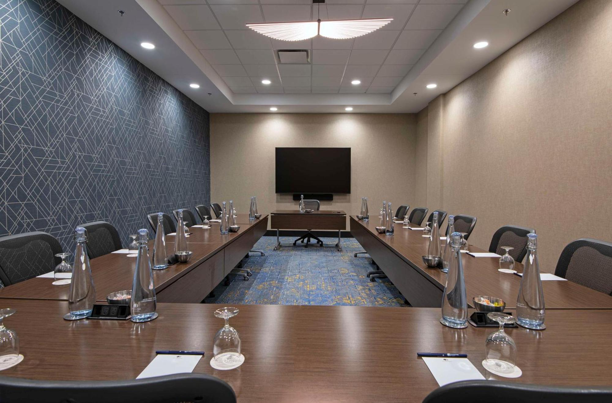 Doubletree By Hilton West Edmonton Hotell Exteriör bild