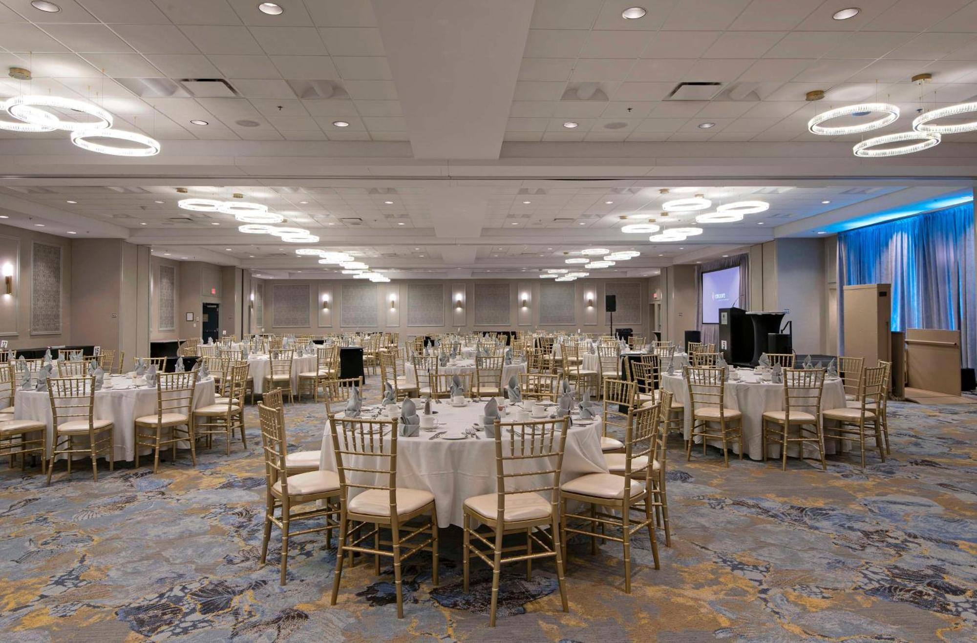 Doubletree By Hilton West Edmonton Hotell Exteriör bild