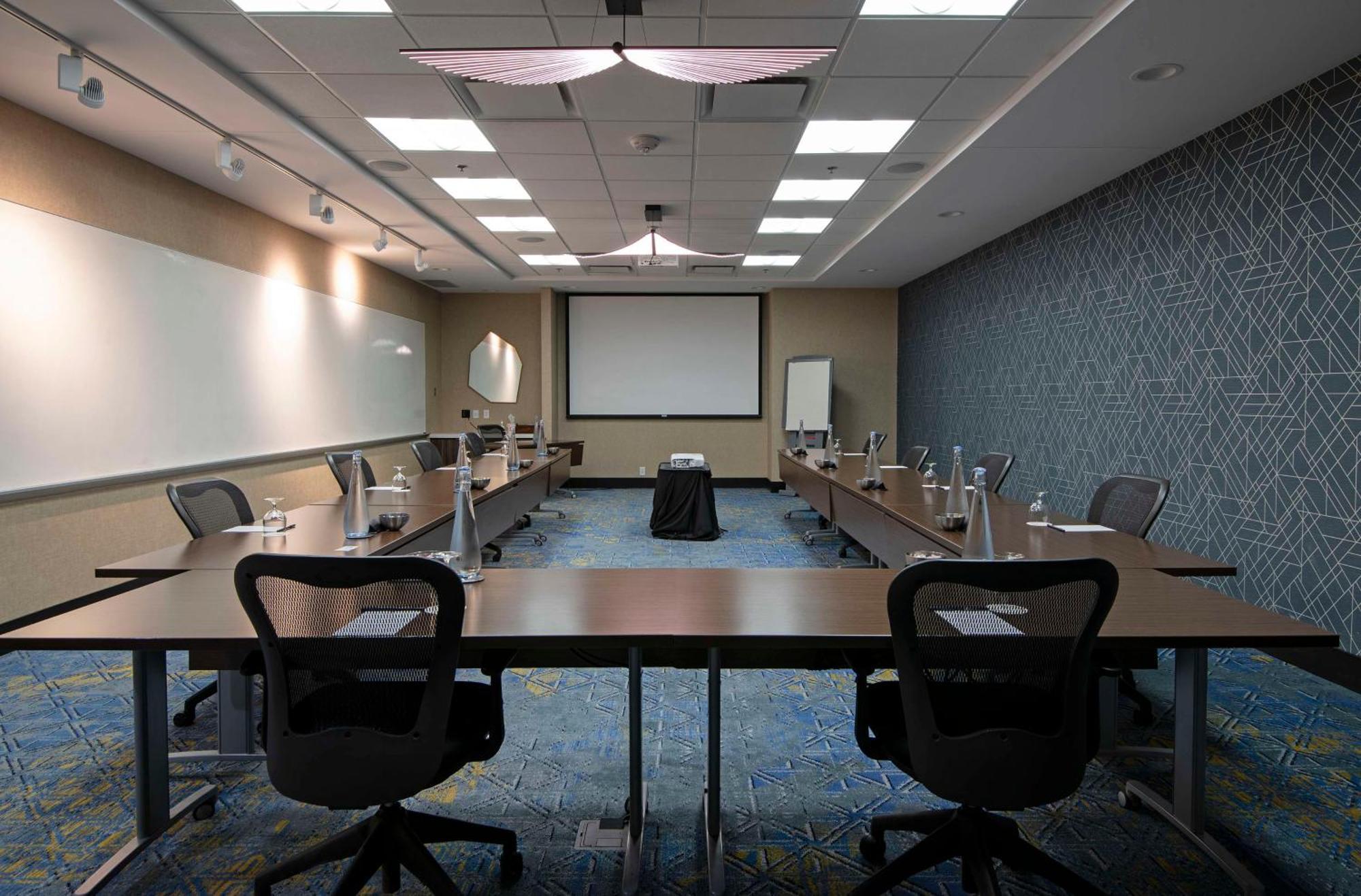 Doubletree By Hilton West Edmonton Hotell Exteriör bild