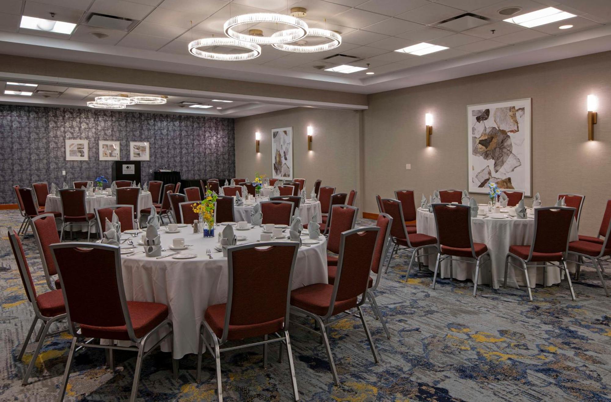 Doubletree By Hilton West Edmonton Hotell Exteriör bild