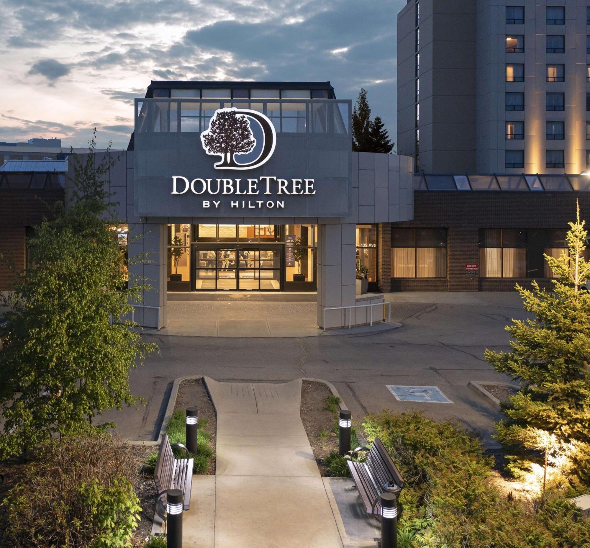 Doubletree By Hilton West Edmonton Hotell Exteriör bild